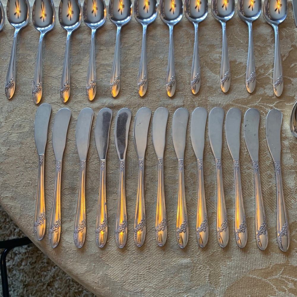 Queen Bess II Tudor Plate silver plate flatware - Picture 3 of 14